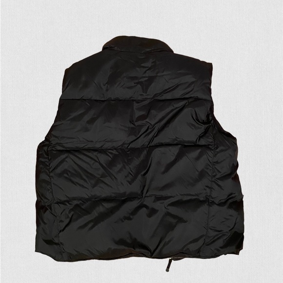 ❗️SOLD❗️Gap Puffer Vest - Picture 3 of 3